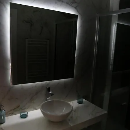 E&r-2 Plaza Espana Апартаменти *